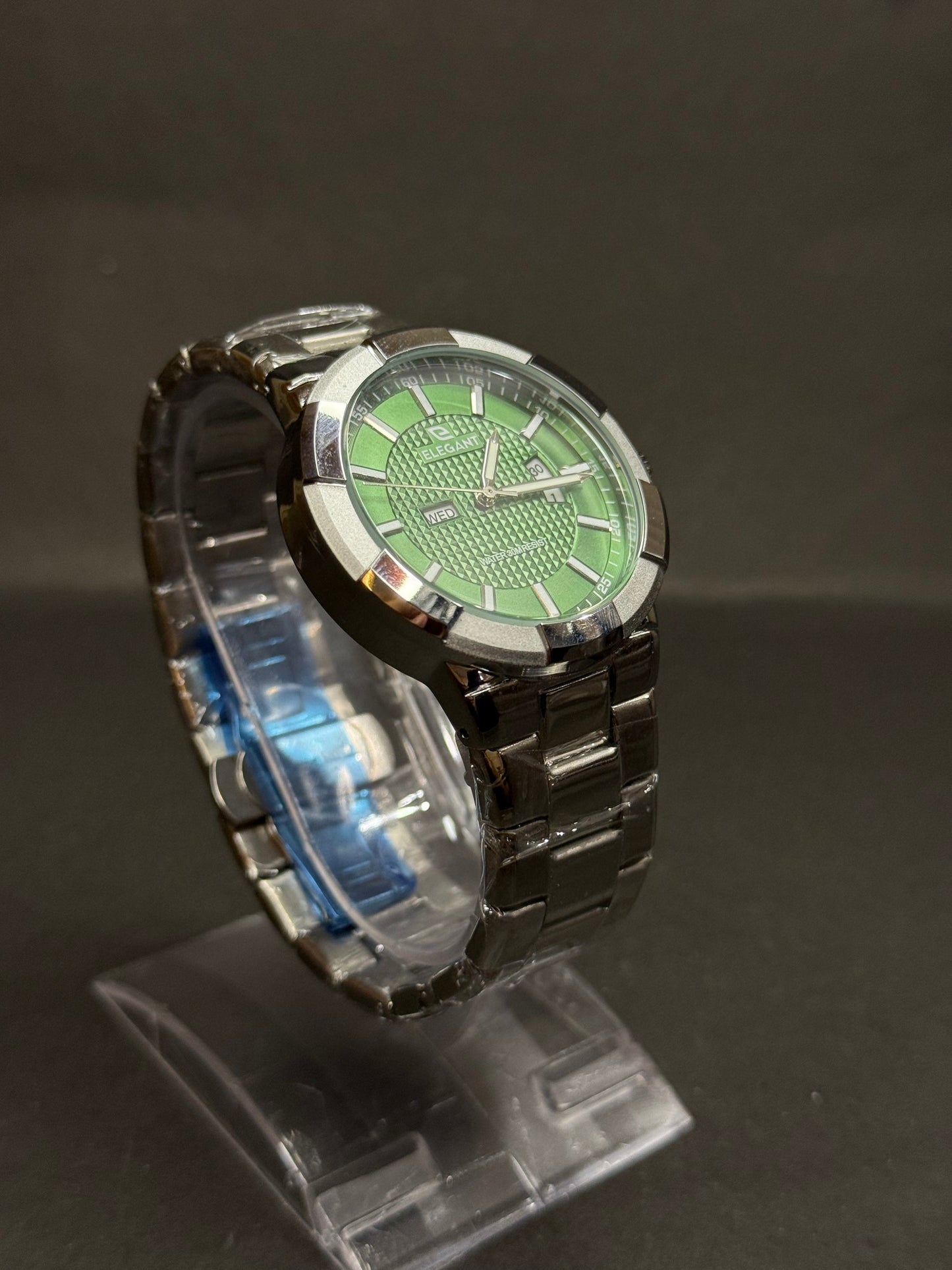 Elegant Original Object-Cut Chain Watch with Date Function